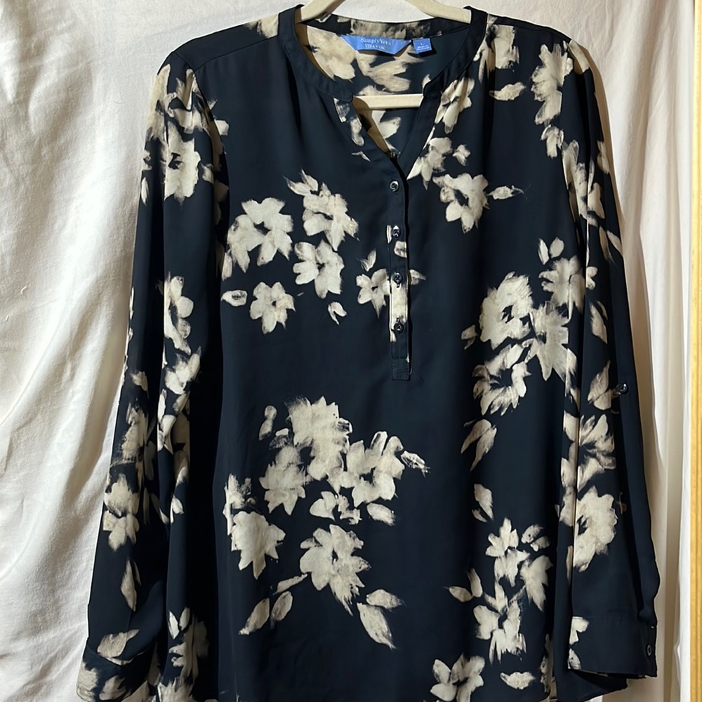 Women’s dress up top